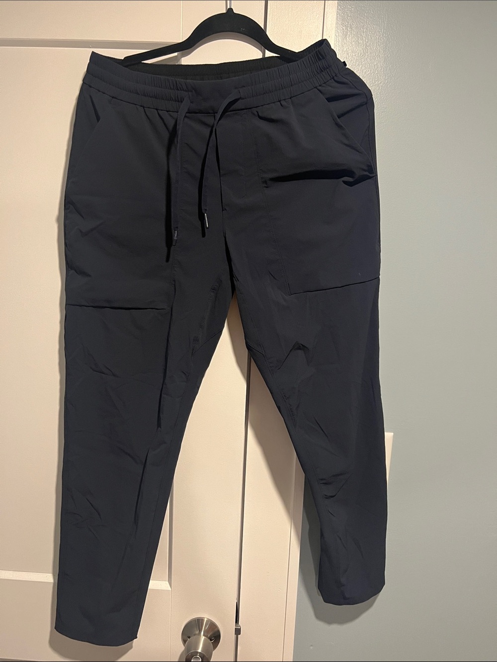 Lululemon ABC Jogger black-blue navy  Mens Medium 27.5 Inseam
Drawstring Pants